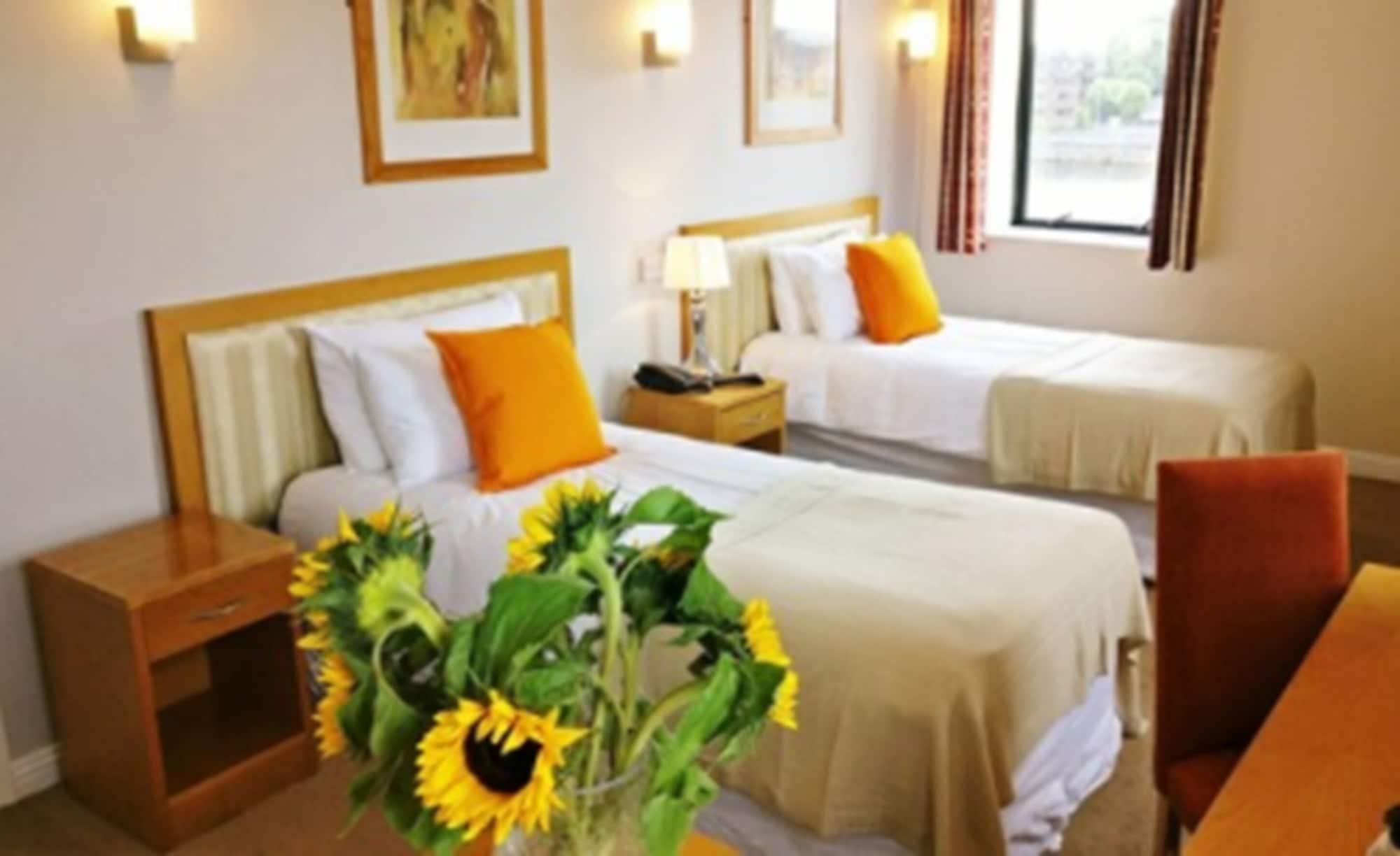 The Pier Hotel Лимерик Экстерьер фото